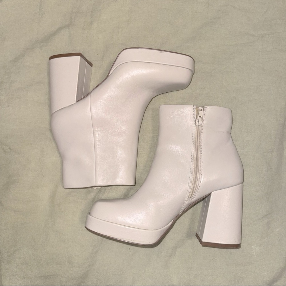 Steve Madden - Elie Block Heel Boot